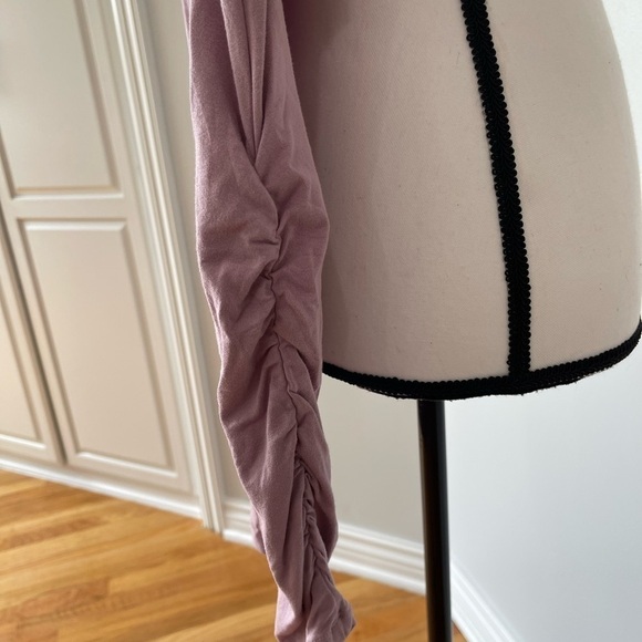 V.I.P Mama maternity Grateful Dead  shirt in a size small with ruching on sides - Picture 7 of 16